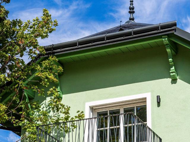 Generous private apartment overviewing the garden