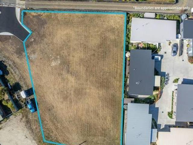 Generous Residential Block in the Heart of Sorell