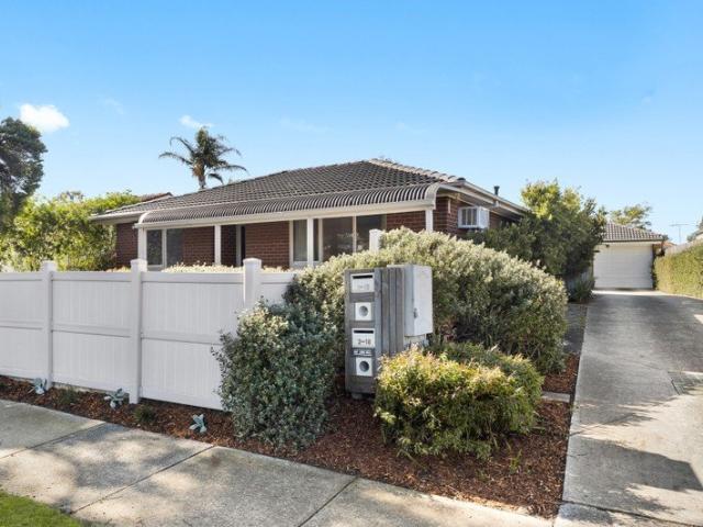 Generous Single Level 3BR Unit No Body Corporate Fees