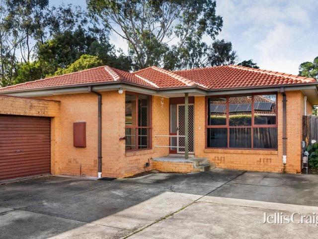 Generous single level in prized parkland pocket