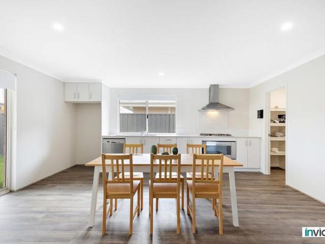 GENEROUS SIZE, FULLY FURNISHED PRIVATE ROOM IN SHARED HOUSE. UTILITIES AND WI FI INCLUDED. COUPLES WELCOME TO APPLY!