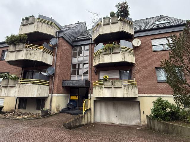 Generous Souterrain Apartment in Solingen Ohligs | All Inclusive, Solingen Amsterdam Apartments for Rent