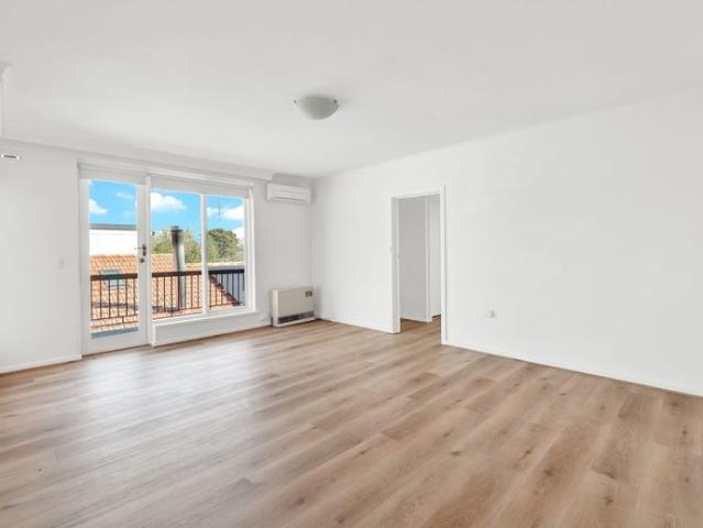Generous Space, City Views and a Beautiful Glen Iris Setting