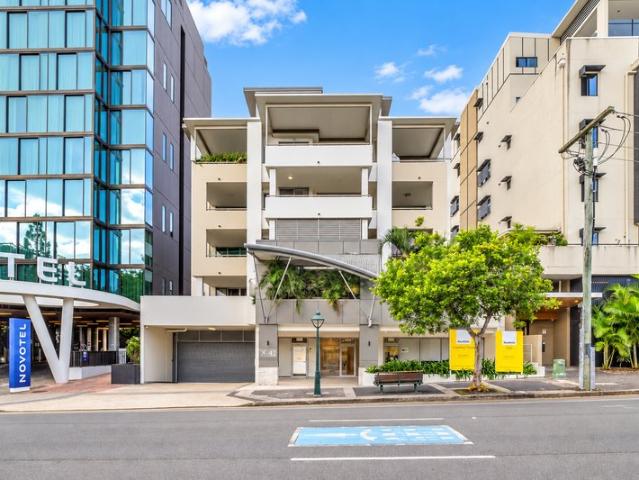 Generous Space, Expansive Balcony & Leafy Musgrave Park Views!