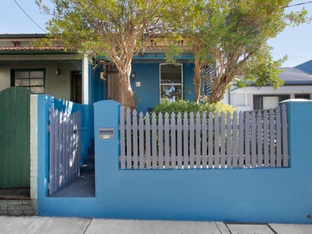 Generous, sunlit semi in a peaceful lifestyle pocket