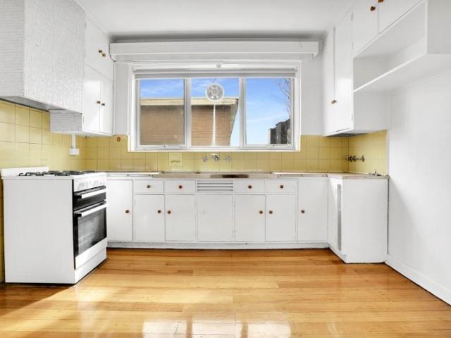 ‘Generously proportioned apartment’ in ‘Size Does Count!’
