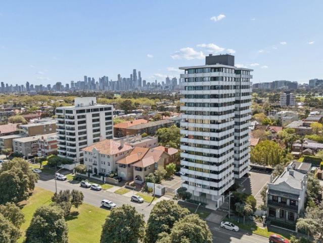 Generously Proportioned In An Iconic Waterfront Address