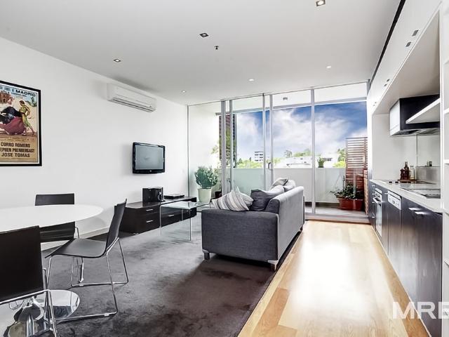 Generously sized and fully furnished in a perfect setting