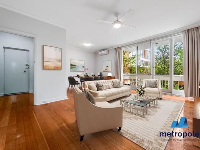 GENEROUSLY SIZED APARTMENT IN TOORAK