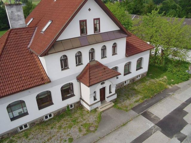 Generationenwohnen, Wohngemeinschaft oder Großfamilie