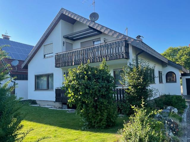 Anwesen mit toller Lebensqualität! Traumhaftes Zweifamilienhaus in Schlierbach!