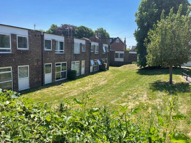 General Bucher Court, Bishop. Studio to rent £425 pcm £98 pw
