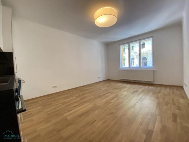 GENERALSANIERTE 3 ZIMMER WOHNUNG HOCHPARTERRE KEINE WG !