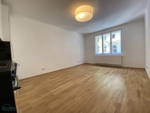 GENERALSANIERTE 3 ZIMMER WOHNUNG HOCHPARTERRE KEINE WG !