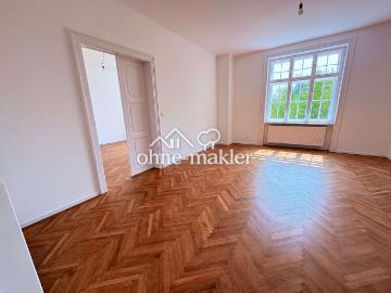Generalsanierte 151m2, 5 Zimmer in Villenetage mit Gartenanteil und Parkplatz