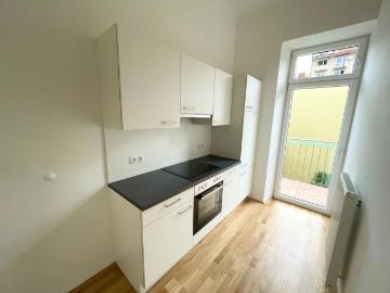 Generalsanierte 2 Zimmer Wohnung mit Balkon Provisionsfrei!