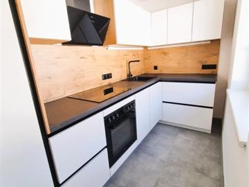 Generalsanierte 2 Zimmer Wohnung mit Westbalkon in ruhiger Lage!