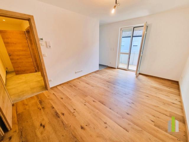 Generalsanierte 2 Zimmer Wohnung mit Westbalkon in ruhiger Lage!
