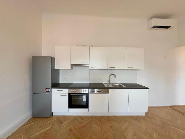 Generalsanierte 4 Zimmer Wohnung mit Klimaanlage Provisionsfrei!