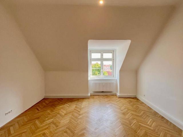 Generalsanierte 4 Zimmer Wohnung mit Klimaanlage Provisionsfrei!