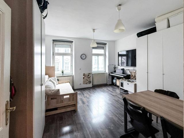 Generalsanierte Altbau Eigentumswohnung | U3 Nähe | provisionsfrei | 1150 Wien