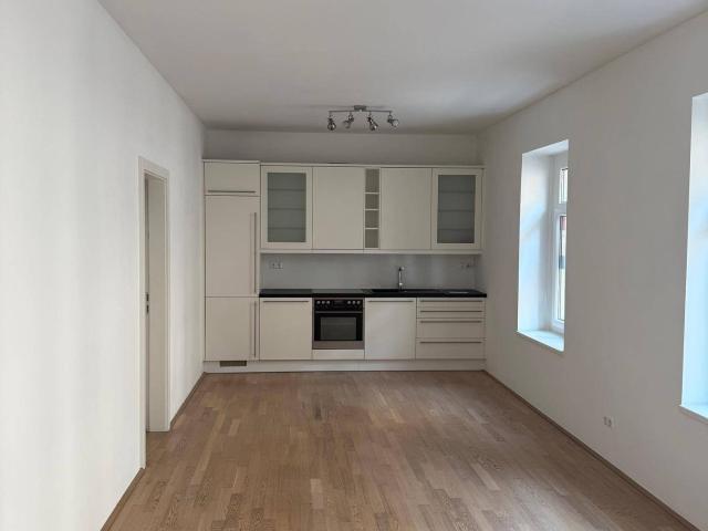 Generalsanierte Altbauwohnung mit ruhiger Hof Loggia in attraktiver Innenstadtlage – Bürgerstraße, Linz