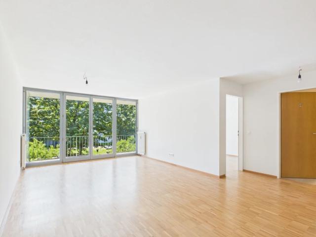 Generalsanierte und moderne 2 Zimmerwohnung mit großem Südbalkon am Kehlerpark