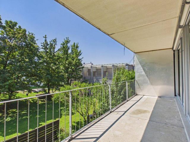 Generalsanierte und moderne 2 Zimmerwohnung mit großem Südbalkon am Kehlerpark