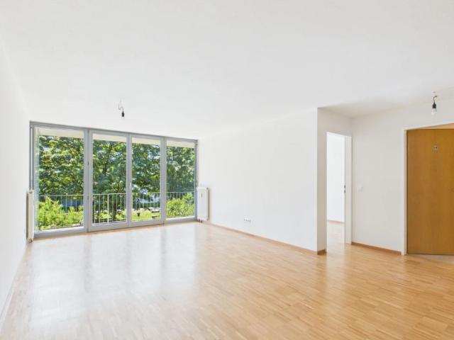 Generalsanierte und moderne 2 Zimmerwohnung mit großem Südbalkon am Kehlerpark