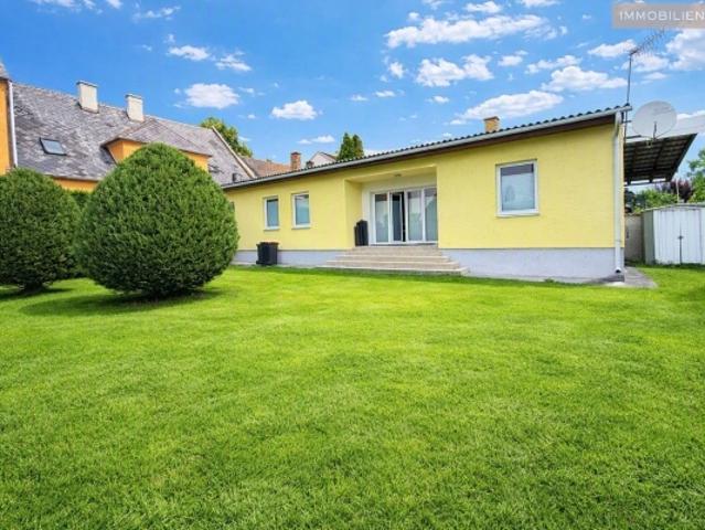 Generalsanierter, ausbaufähiger Bungalow mit herrlichem Garten! Zentral gelegen und wunderbar ruhig!