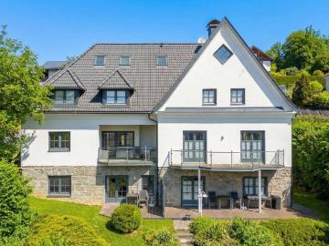 Bestandsfreies Mehrparteienhaus oder doch Ihre Privatresidenz in unverbaubarer Veldener Bestlage!