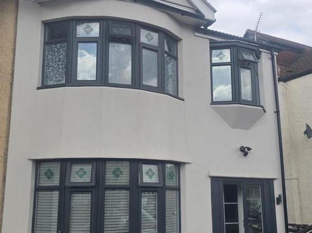 Geneva Gardens RM6 4 bed semi detached house to rent £2,500 pcm £577 pw