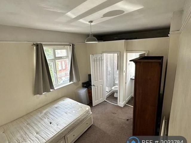 Geneva Road, Kingston Upon Thames, KT1 1 bed in a house share to rent £1,175 pcm £271 pw