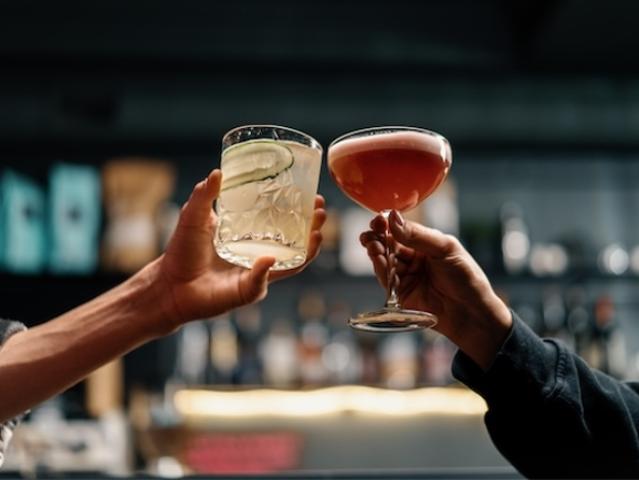 GENÈVE PLAINPALAIS BAR WIRD ÜBERGEBEN