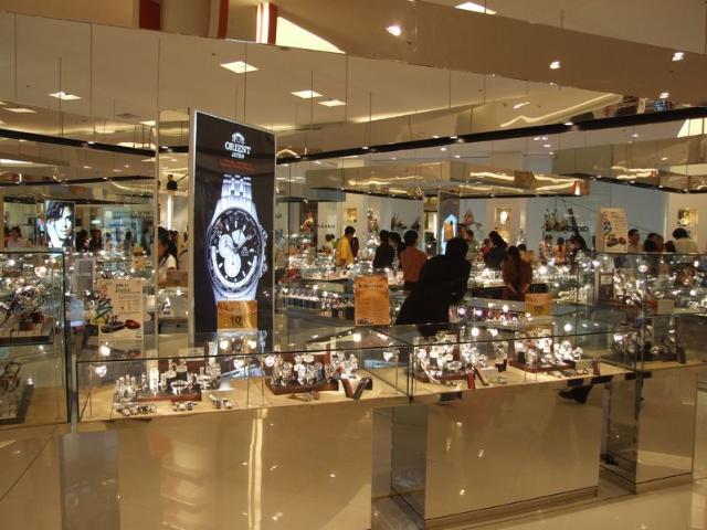 GENF: PREMIUM SHOP IM HERZEN DER STADT, STARK FREQUENTIERTER STANDORT, DER VERKAUFT WIRD