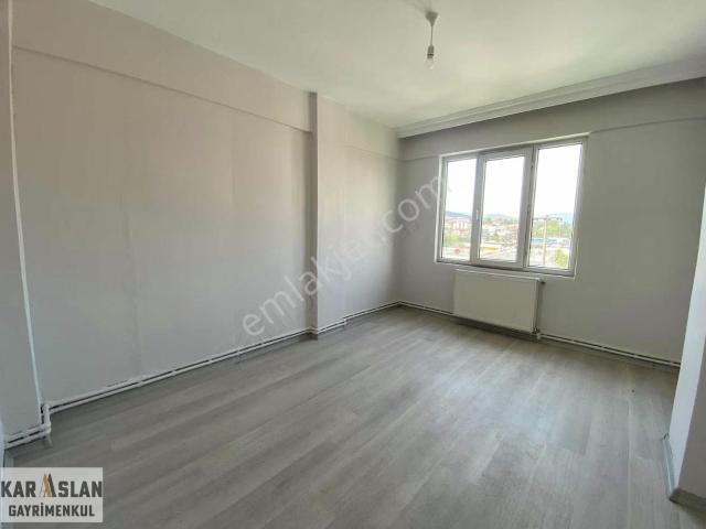 Geniş Çatı Katı 3+1 Düz Daire