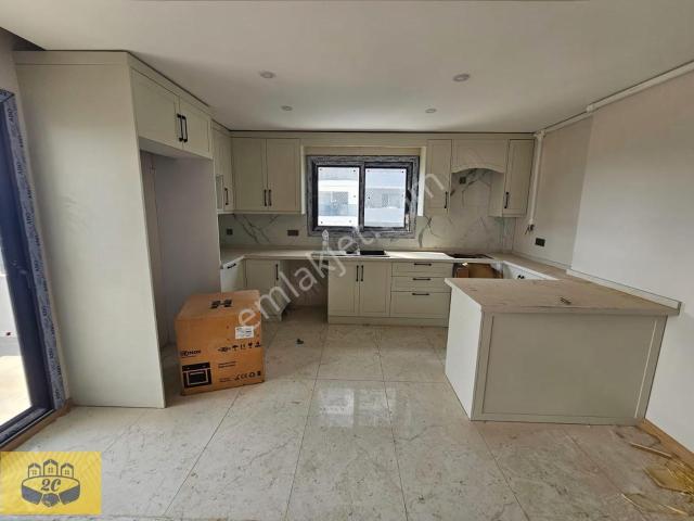 Geniş Aileler İçin Özel 5+1 Sosyal Donatılı Havuzlu Lüks Daire