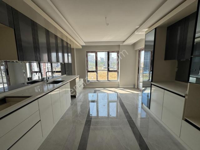 Geniş Ailelere Özel Fırsat Dairesi 5+1 230m2 İlk Gelen Alır. !