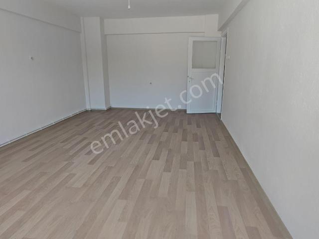 Geniş Ara Kat Doğalgazlı 3+1 Kiralık Daire