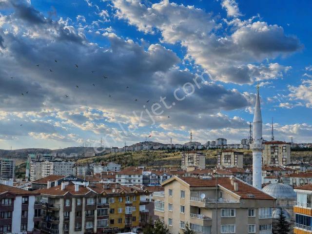 Genişlik 'manzara' Konum Ve Ulaşım Avantajları Bir Arada