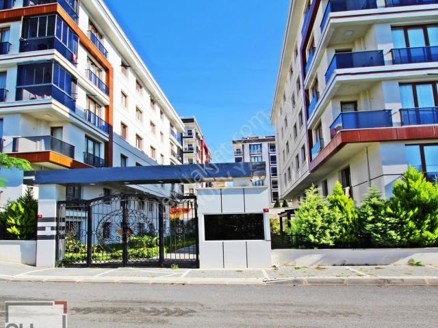 Geniş Peyzajlı 2 Bloklu Sitede Konforlu 2+1 Daire nuev