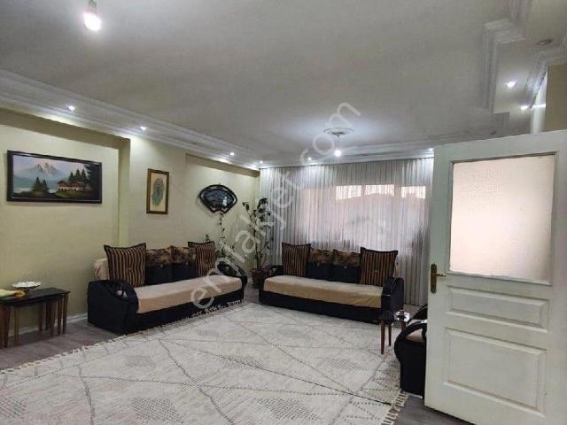 Geniş Ve Kullanışlı Satılık 4+1 Daire Merkezi Konumda İstanbul Hastanesi Civarı Şerefiye Mah