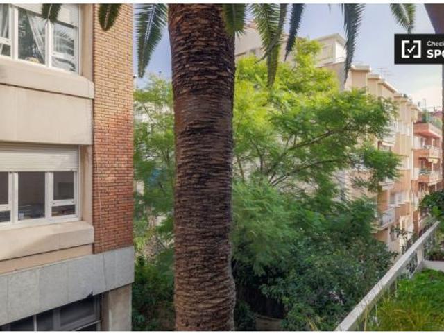 Genial apartamento en alquiler cerca de la estación de tren de Sarrià