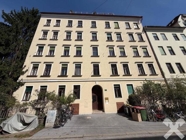GENIAL ZENTRALER ALTBAU MITTEN IN DER CITY EINE RARITÄT IN BESTER STÄDTISCHER RUHELAGE!