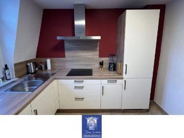 Geniale Dachgeschoss Wohnung mit schÃ¶nem Dielenboden und Bad mit Wanne!