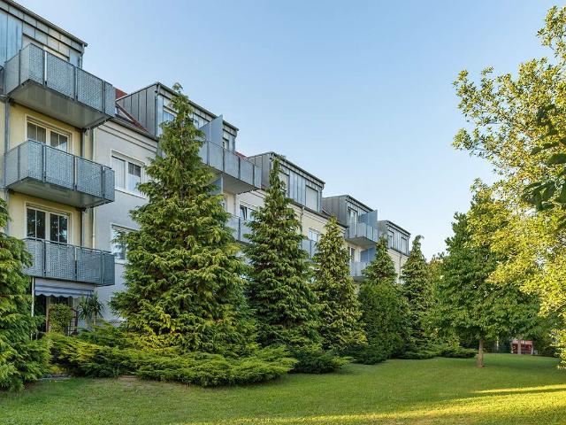 Geniale DachgeschossWohnung mit Parkett und Balkon!