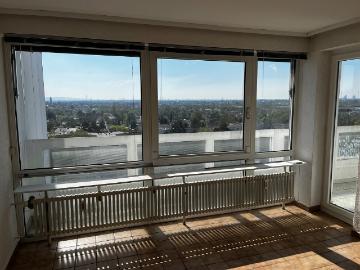 Genießen Sie den unverbaubaren Blick über Mannheim aus einer liebevoll renovierten Eigentumswohnung