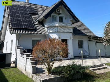 Modernes Einfamilienhaus auf großzügigem Grundstück mit zusätzlichem Entwicklungspotenzial
