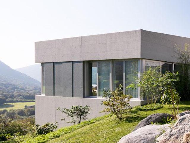 Genius loci villa mit wohnung und panoramablick