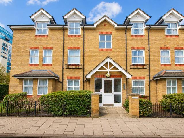 Genotin Road, Enfield, Middlesex EN1, 1 bed flat to rent, £1,400 pcm | PrimeLocation